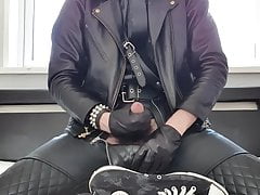 Young leather twink wanking and cumming over cum crust shoes